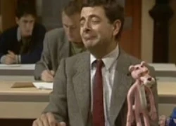 Mr Bean sang Việt Nam du học: Thi tốt nghiệp