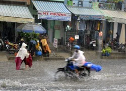 Người Sài Gòn lại bì bõm sau cơn mưa lớn