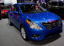 Nissan Versa 2015: Giá rẻ bất ngờ