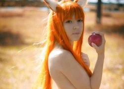 Nóng mắt cùng cosplay Thần sói Holo