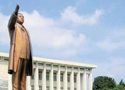 Ông Kim Jong-un viếng ông nội vào giữa đêm