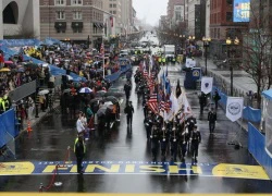 Phát hiện túi xách nghi có bom tại đích đến cuộc đua marathon Boston