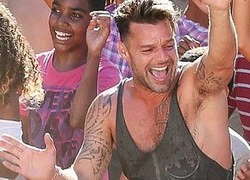 Ricky Martin tung MV nóng cho "World Cup"