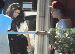 Selena Gomez thăm và hẹn hò Justin Bieber giữa đêm