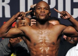 Thắng cược, Mayweather thuê chân dài về nhà massage