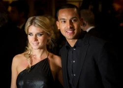 Theo Walcott làm bố trẻ con