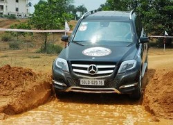 Thử tài lội bùn bằng xe SUV tiền tỷ của Mercedes-Benz Việt Nam