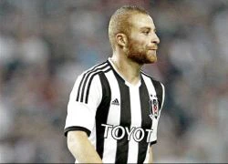 Tiền vệ của Besiktas dính đạn khi đi bar