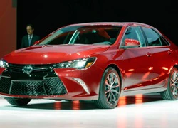 Toyota Camry Mỹ mới - rũ bỏ quá khứ