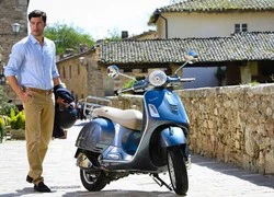 Vespa GTS 2015: Mạnh mẽ và hiện đại