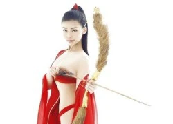 Xịt máu mũi với cosplay không thể mát mẻ hơn