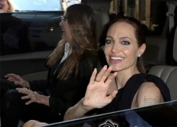 Angelina Jolie lộ thân hình gân guốc từ đầu đến chân