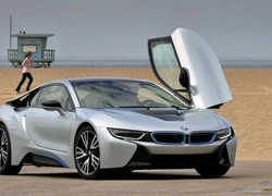 BMW i8 chính thức "lăn bánh" vào tháng 6 này