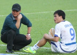 Câu chuyện V-League: Tiền ít nên phải dùng 'hàng thải'