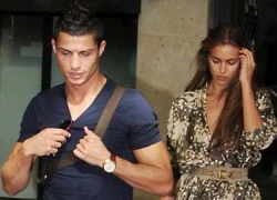 CR7 cô đơn giữa biển tiền và tình