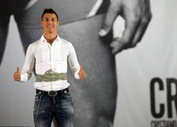 Cristiano Ronaldo tặng quần lót cho người hâm mộ