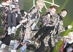 Fan thất vọng vì EXO hát nhép trong concert