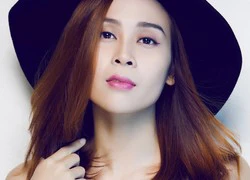 "Gái 1 con" Lưu Hương Giang diện tất lưới khoe chân dài như siêu mẫu