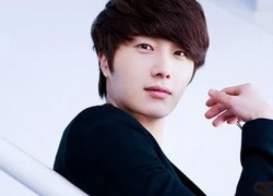 Jung Il Woo làm người gác đêm canh chừng ma quỷ