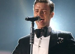 Justin Timberlake mỏi tay ôm giải thưởng