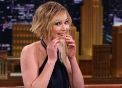 Khán giả cười nghiêng ngả vì Jennifer Lawrence bất ngờ "mọc râu"