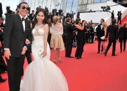 Kim Hiền diện váy trắng lộng lẫy trên thảm đỏ Cannes