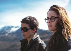 Kristen Stewart yêu&#8230; phụ nữ?