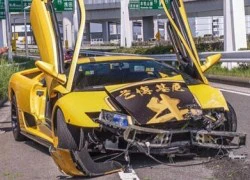 Lamborghini Diablo gặp nạn vì khoe &#8216;hàng&#8217;