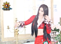 Ly Ba Lan quyến rũ trong bộ cosplay Boa Hancock