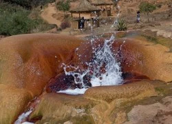 Mạch nước phun lạnh độc đáo ở Madagascar