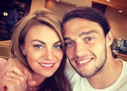 Mải du hý với bồ, Andy Carroll lỡ cuộc gọi lên tuyển