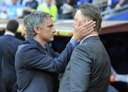 Mourinho nhắn tin ganh tị với Van Gaal