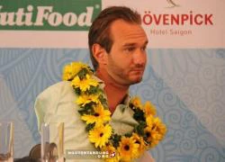 Nick Vujicic nguyện cầu cho Việt Nam mãi sống trong hòa bình