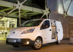 Nissan bắt đầu sản xuất xe điện toàn cầu e-NV200