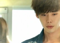 Park Hoon (Lee Jong Suk) sững sờ trước tin người yêu (lại) chết