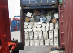 Phát hiện container hàng điện tử nhập lậu