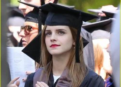 "Phù thủy" Emma Watson xinh đẹp rạng ngời trong ngày lễ tốt nghiệp