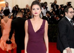 Selena Gomez cho rằng bồ mới của Justin Bieber &#8220;thật thảm hại&#8221;