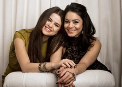 Selena Gomez, Vanessa Hudgens không thèm trở lại làm đạo chích