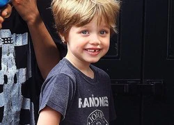 Shiloh Jolie-Pitt "cười vào mặt" mẹ vì đề nghị đóng vai công chúa