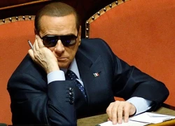 Silvio Berlusconi thi hành án phạt "dị"