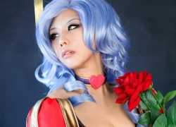 Tasha quyến rũ với cosplay Ashe Mũi Tên Tình Ái