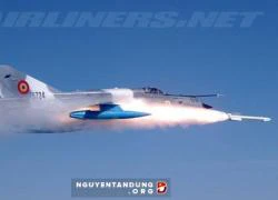 Tiêm kích MiG-21 LanceR thao diễn tuyệt đẹp trên không