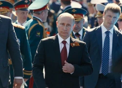 Tổng thống Putin bất ngờ đến Crimea