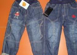 Úc thu hồi quần jeans nghi chứa chất gây ung thư