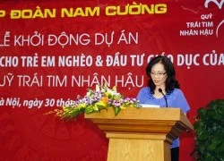 Ủng hộ 200 triệu đồng tiếp sức ngư dân bám biển