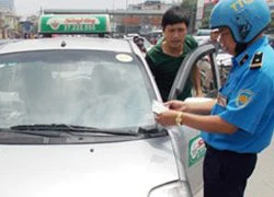 Ai tiếp tay cho gần 2.000 taxi trôi nổi khắp Hà Nội?