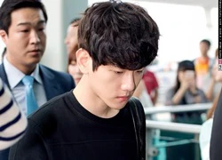 Baekhyun (EXO) gầy nhom, buồn rũ rượi sau scandal hẹn hò