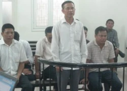 "Ban phát" đất công, chủ tịch xã cùng "bộ sậu" đưa nhau vào tù