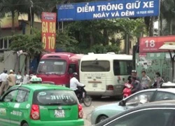 Bến xe ngầm giữa lòng Hà Nội: Treo biển "cấm đón khách" vẫn... đón khách